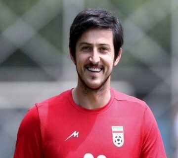 درآمد سردار آزمون به دلار