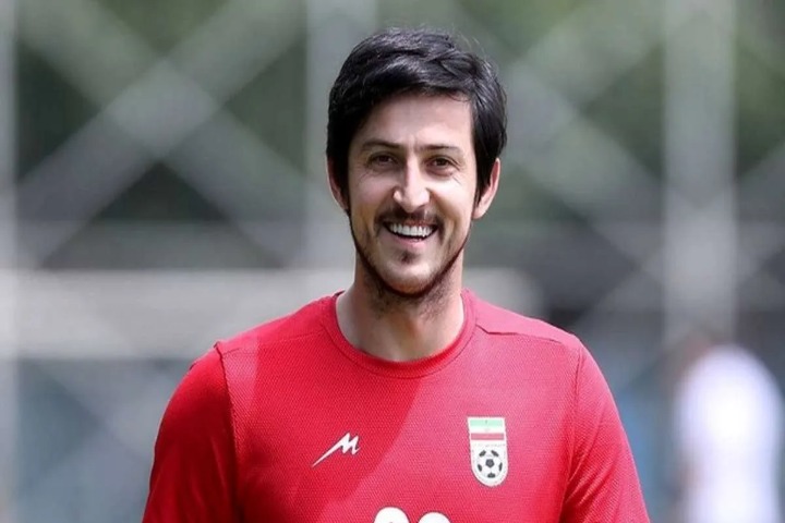 درآمد سردار آزمون به دلار